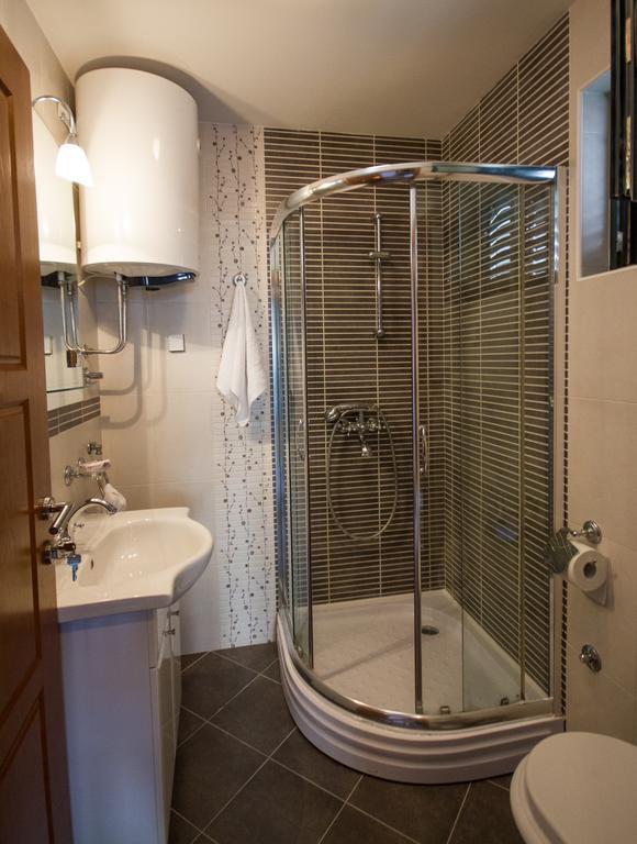تْشيرسيك نوفي Apartmani Mina الغرفة الصورة