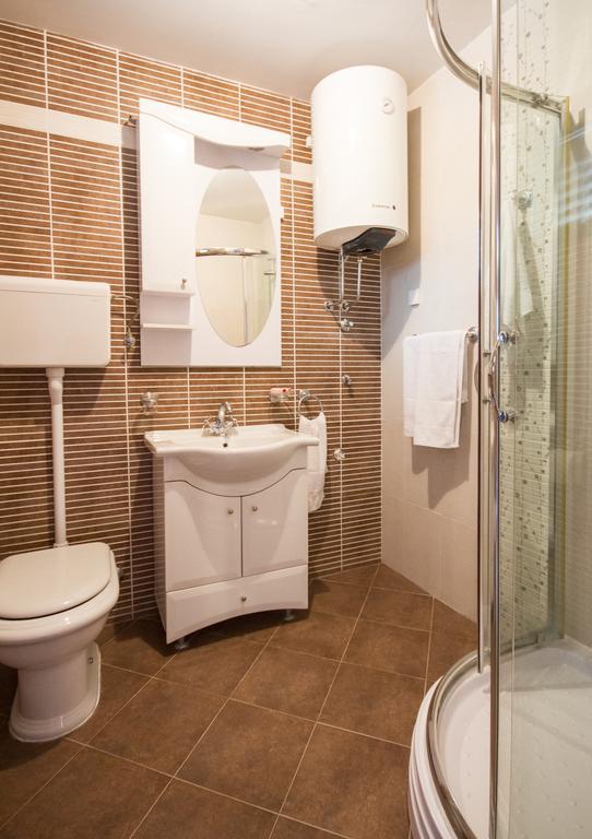 تْشيرسيك نوفي Apartmani Mina الغرفة الصورة
